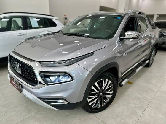 FIAT TORO 2.0 16V TURBO DIESEL RANCH 4WD AT9 FIAT TORO 2.0 16V TURBO DIESEL RANCH 4WD AT9
